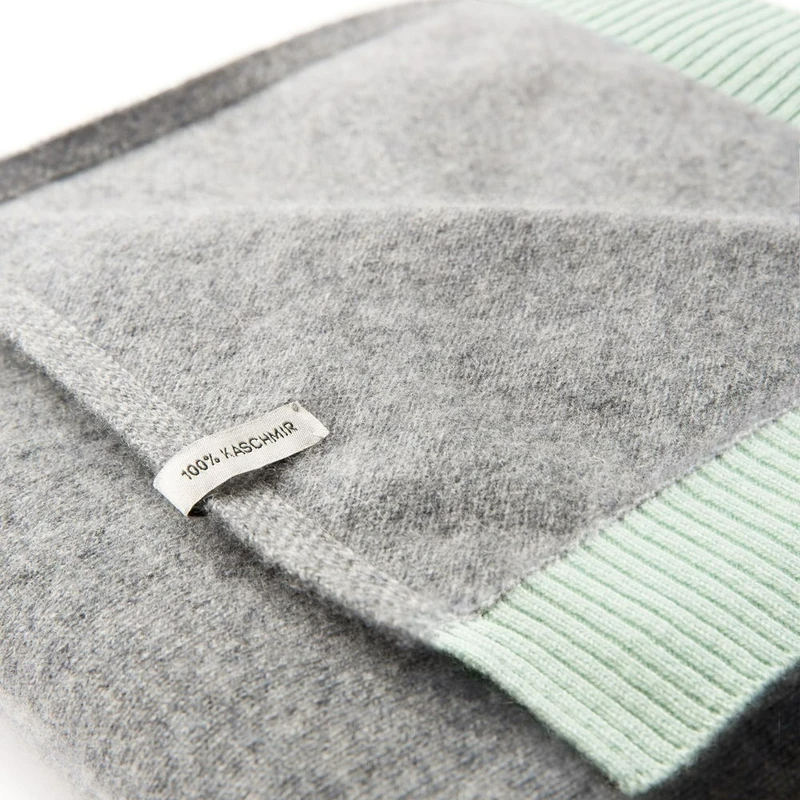 Baby blanket 'Zwergenwiese' | 100% cashmere | grey / light green | 102 x 105 cm