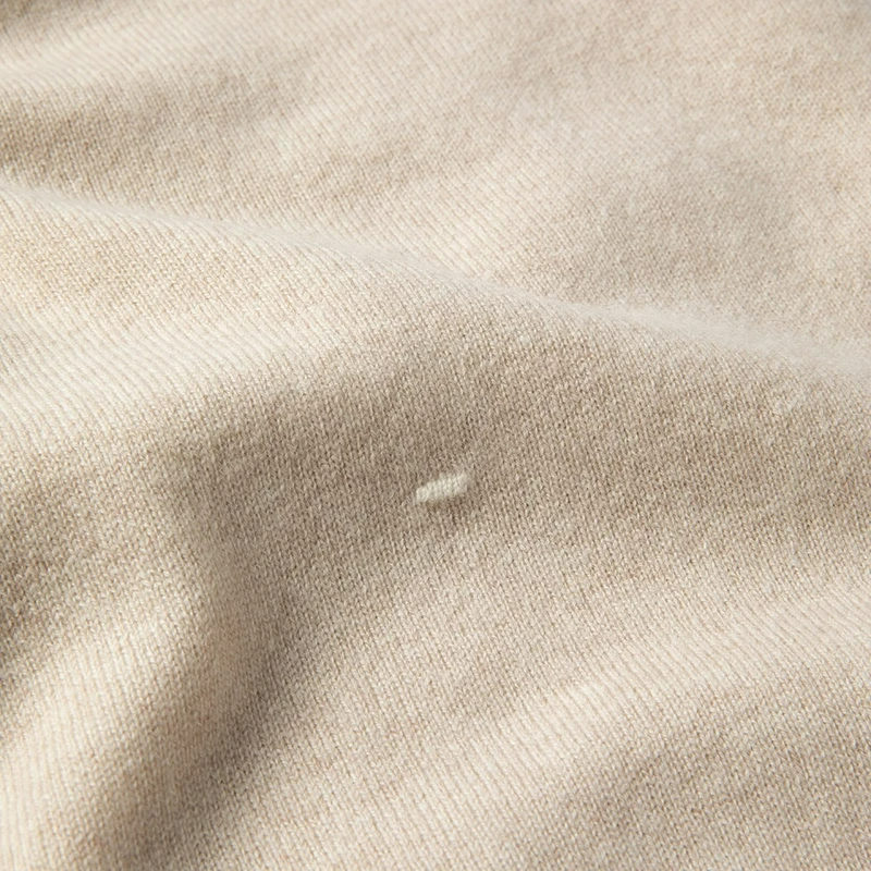 OUTLET | Babydecke 'Sternenstaub' | 100% Kaschmir | beige / off-white | 102 x 105 cm | kleines Loch
