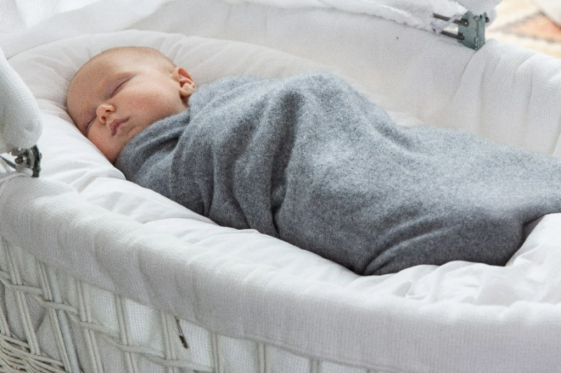 Baby blanket 'Traumland' | 100% cashmere | grey / light grey | 102 x 105 cm