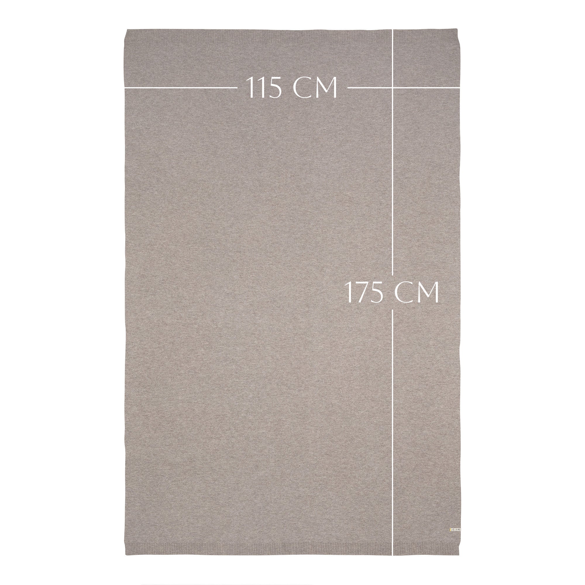 Sofadecke in grau liegt ausgebreitet mit den Maßen eingezeichnet