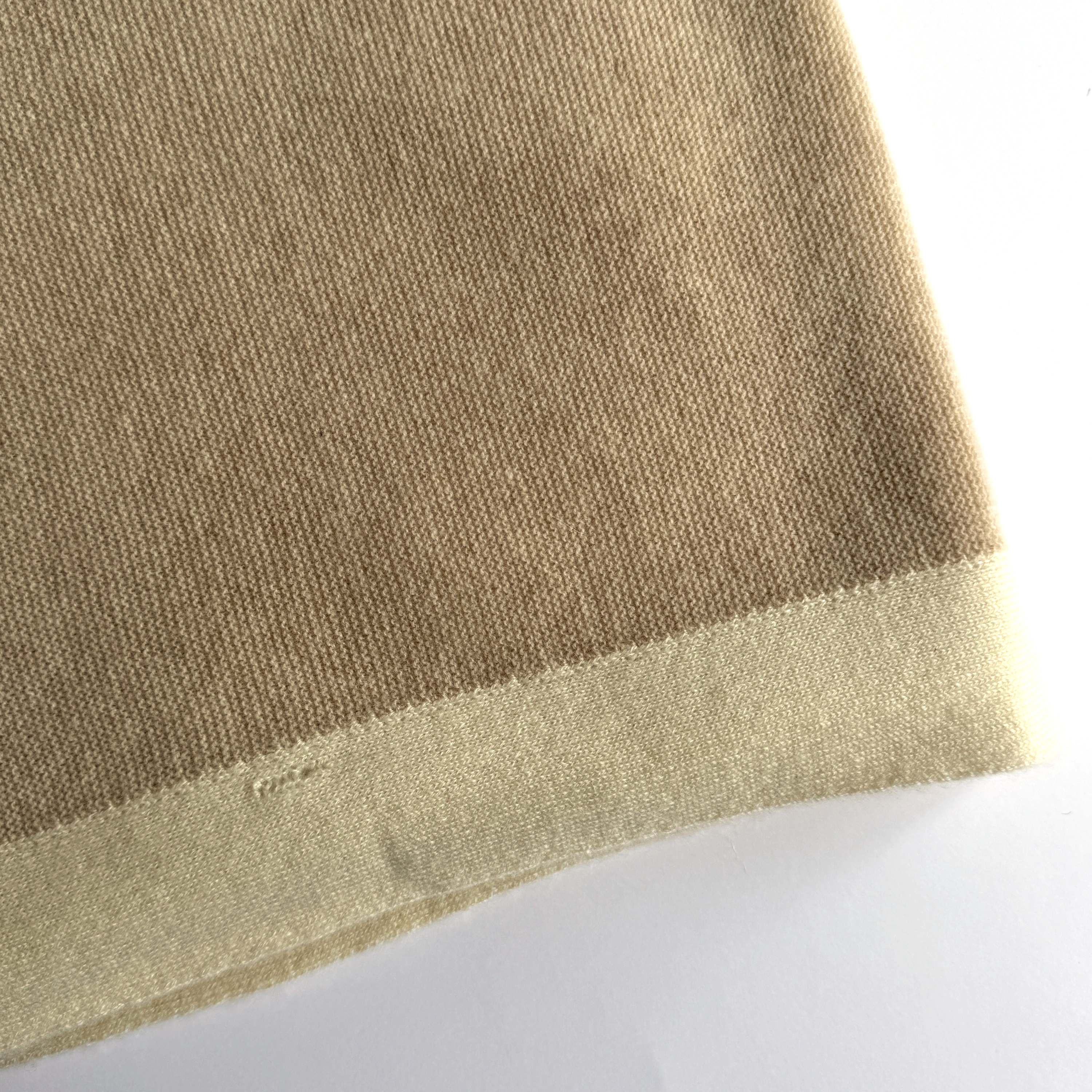 OUTLET | Babydecke 'Sandhafer' | hellbeige / off-white | 105 x 105 cm | "Mirella" & kleines Loch
