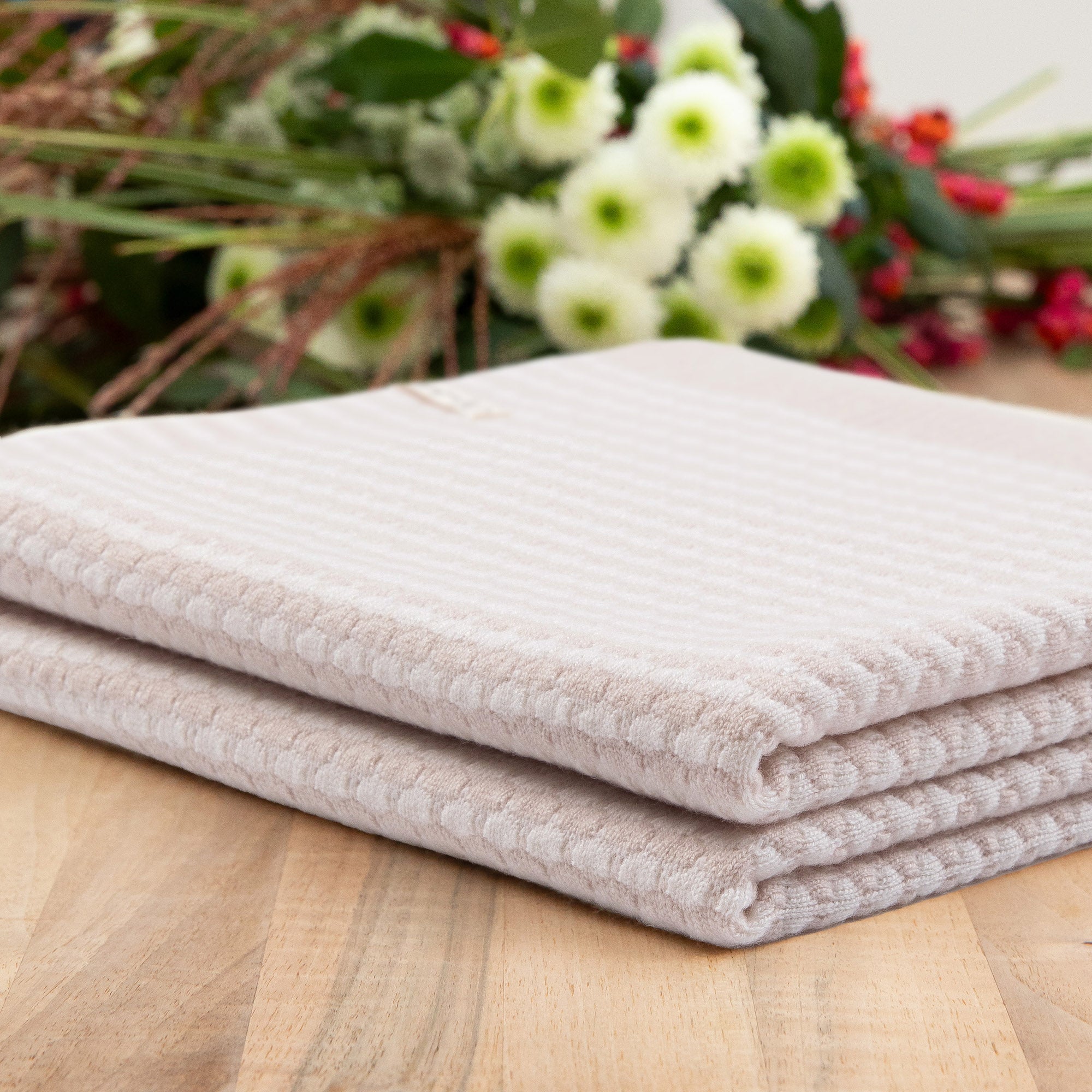 Super soft baby blanket 'Anemone' | beige/ off-white | 105 x 105 cm