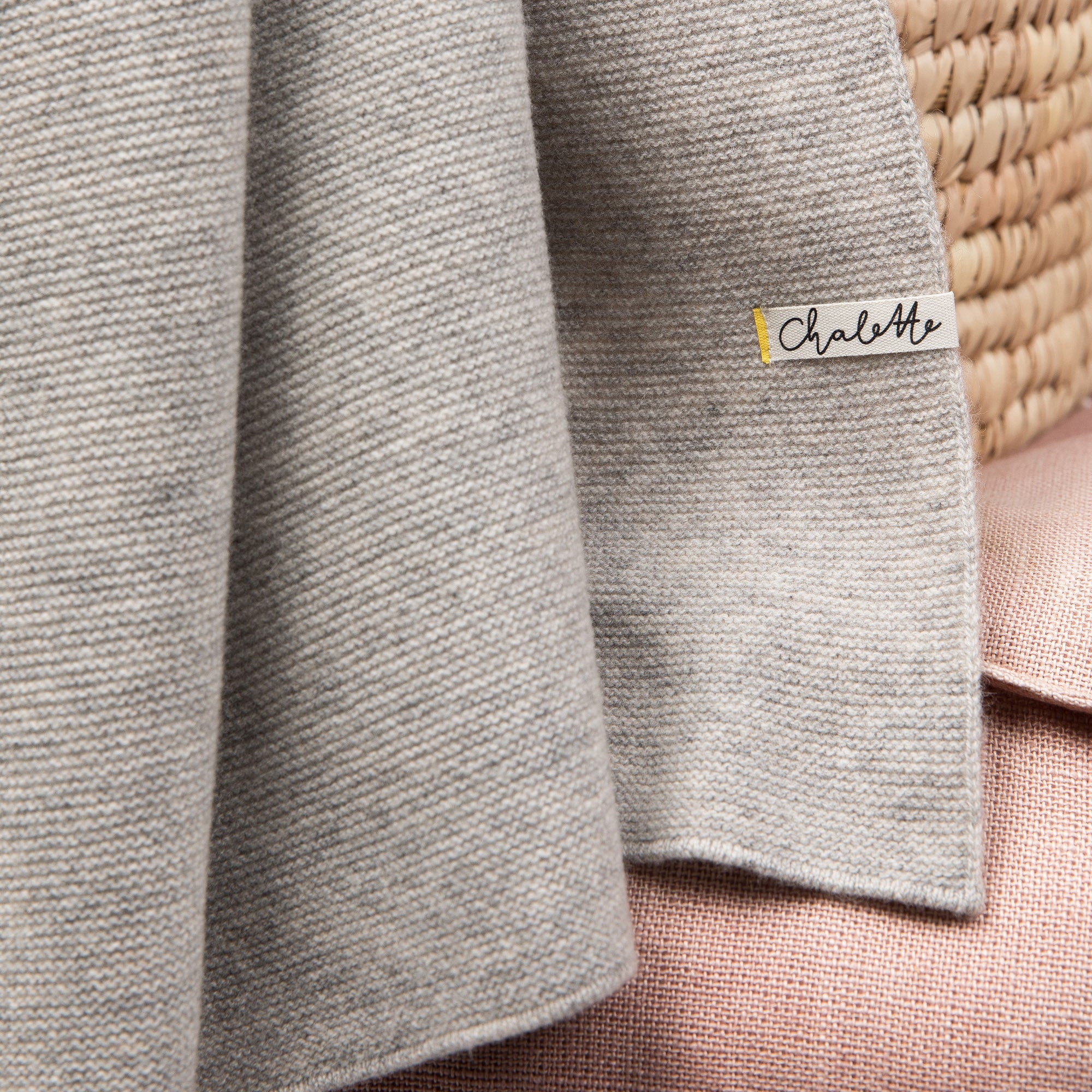 Superweiche Babydecke 'Wichtel' | hellgrau | 105 x 105 cm