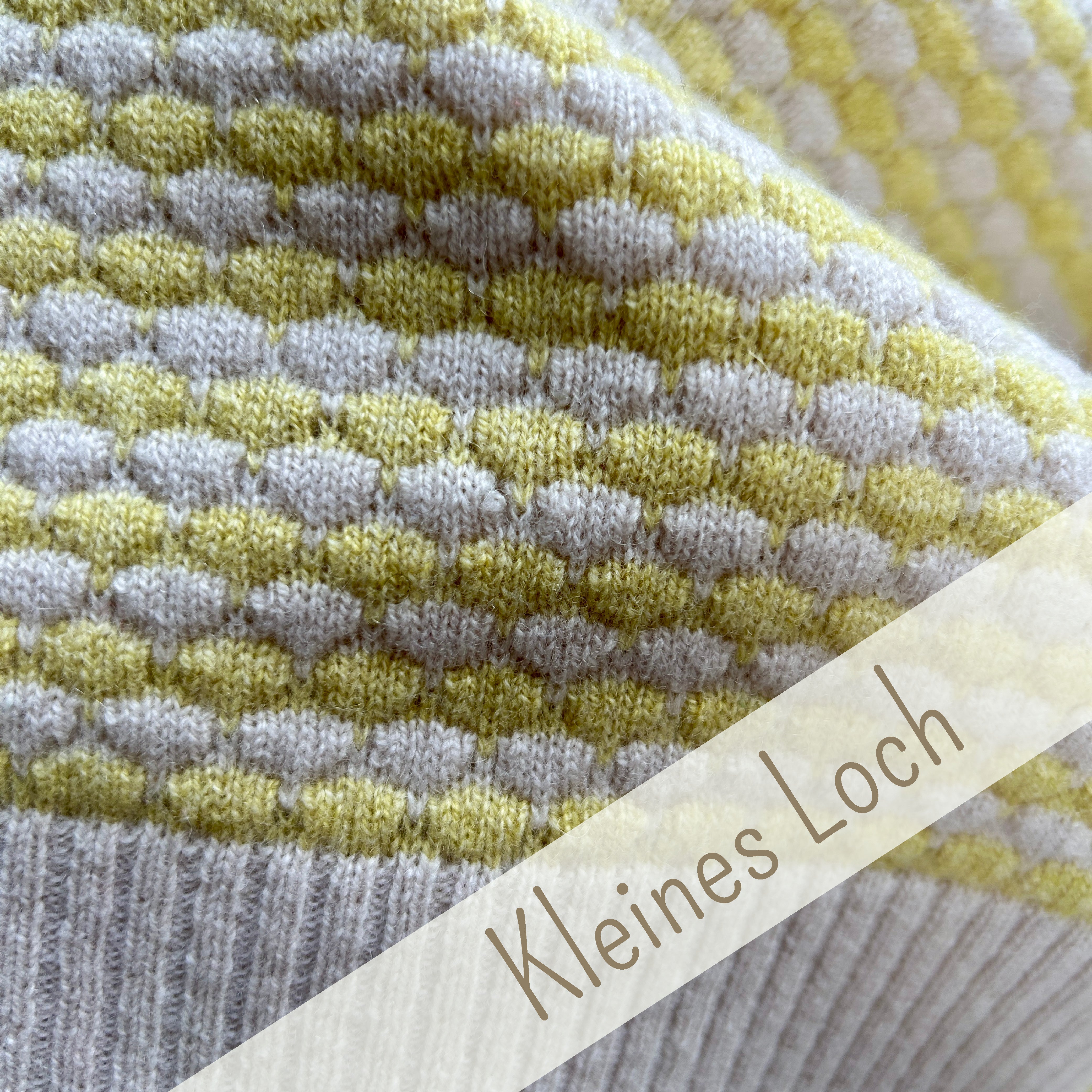 OUTLET | Superweiche Babydecke 'Sonnenblume' | beige/zitronengelb | 102 x 105 cm | kleines Loch