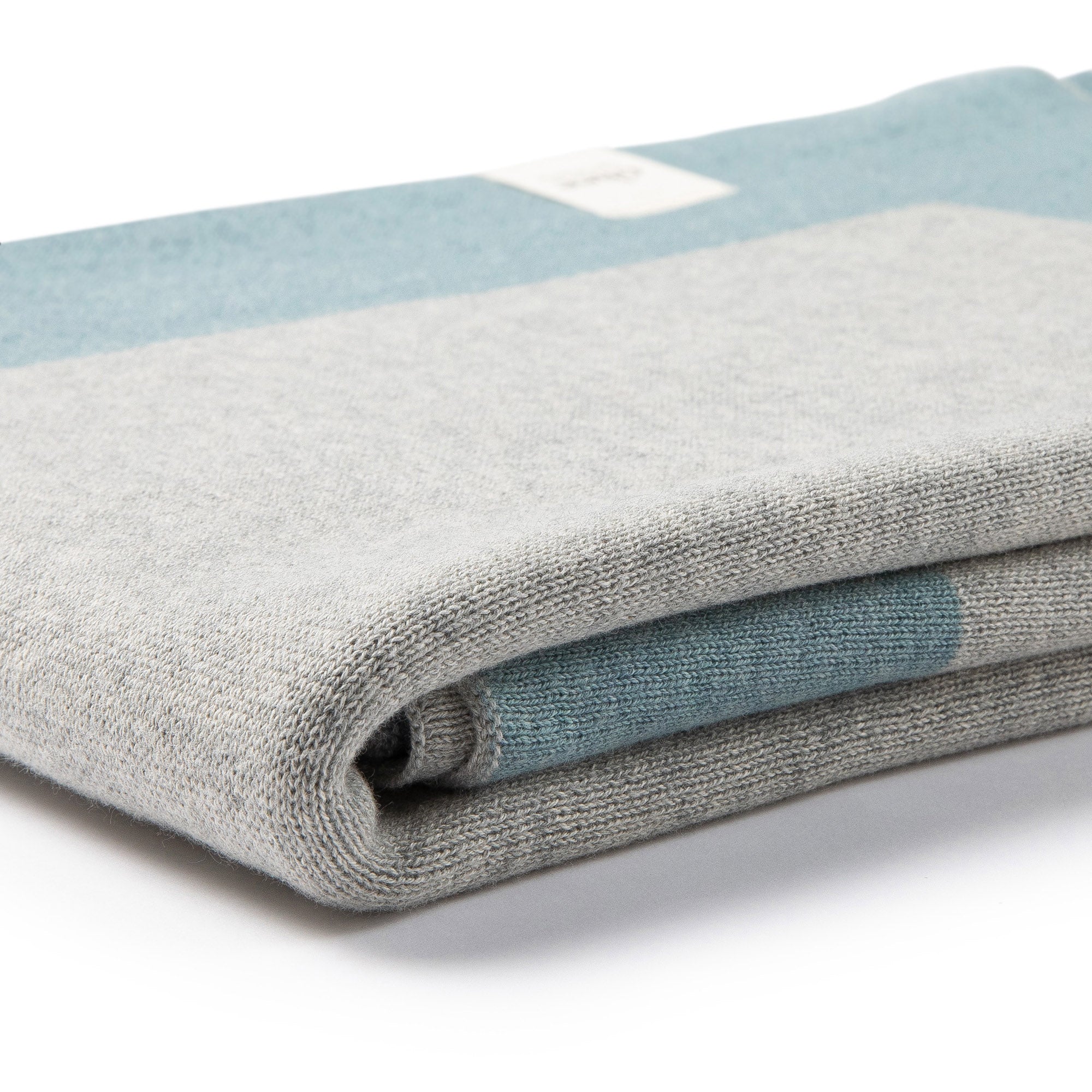 Babydecke Chalette x ohee manufaktur | 'Traumwolke' | 100% Baumwolle | hellgrau / hellblau | 104 x 104 cm
