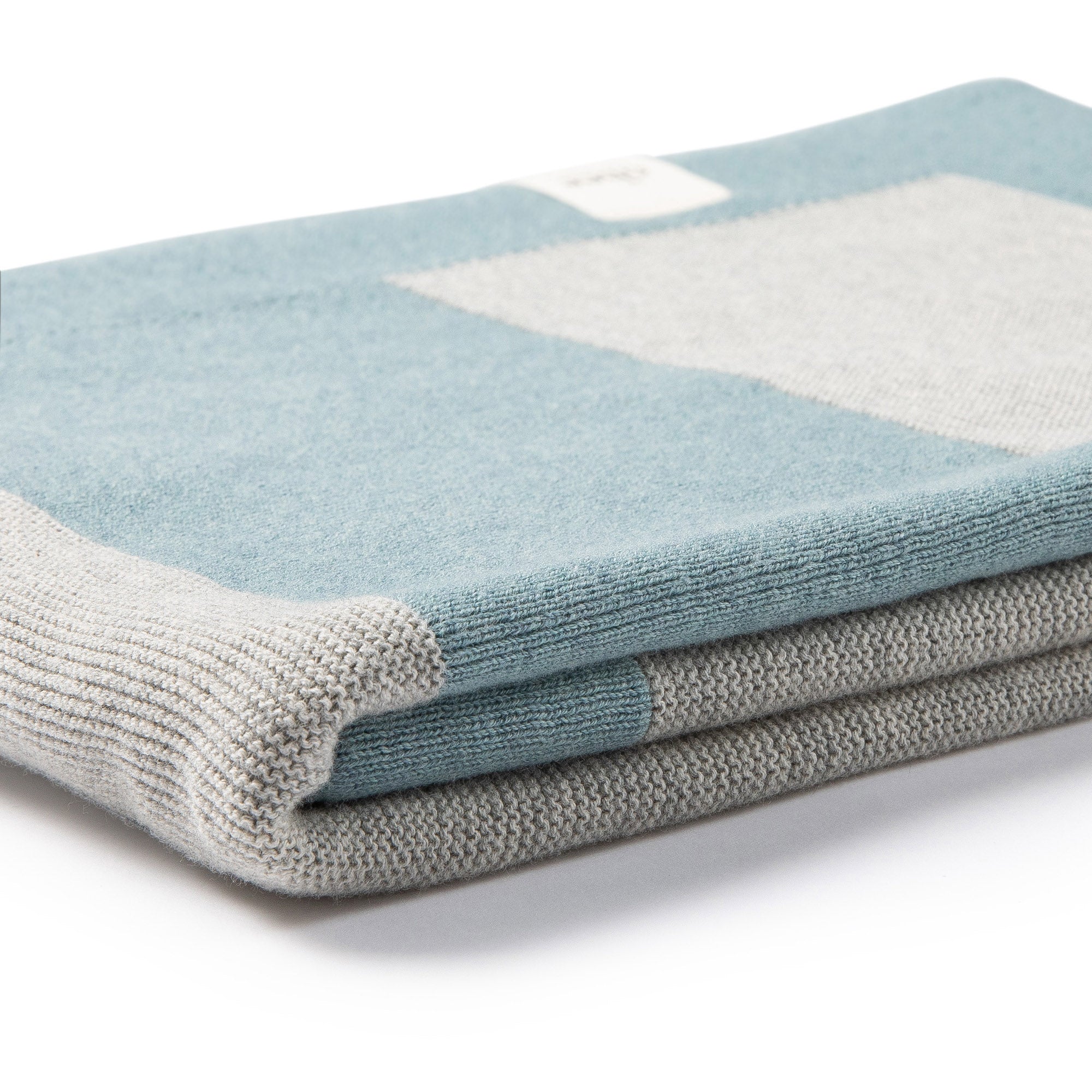 Babydecke Chalette x ohee manufaktur | 'Seebrise' | 100% Baumwolle | hellgrau / hellblau | 104 x 104 cm