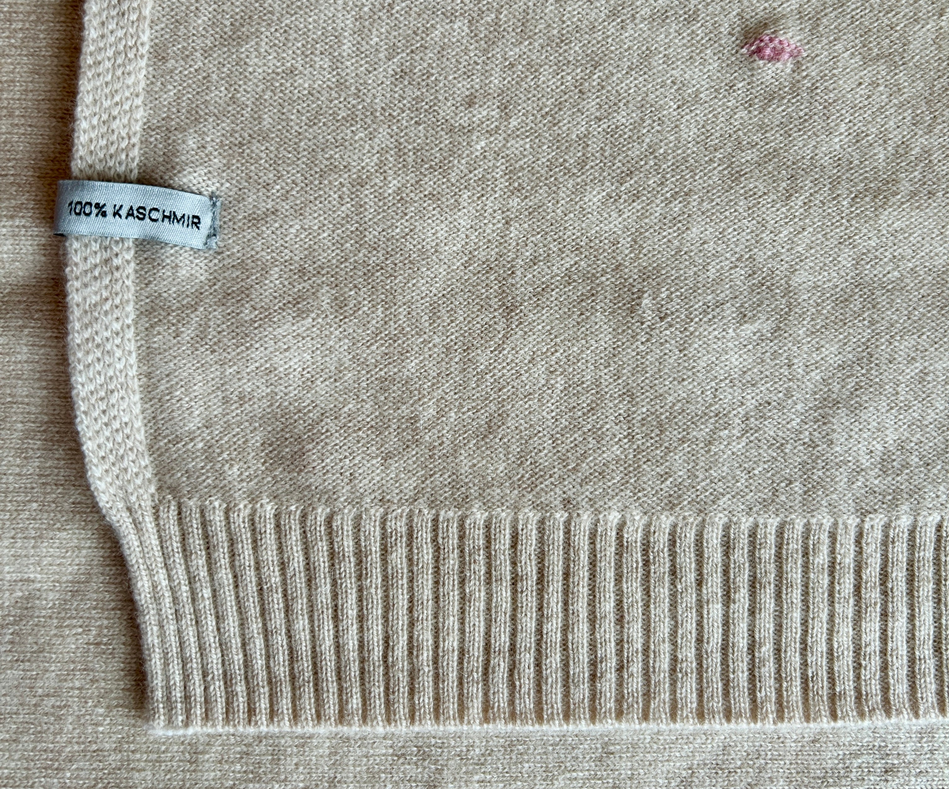 OUTLET | Babydecke 'Lollipop' | 100% Kaschmir | beige / hellrosa | 102 x 105 cm | kleines Loch