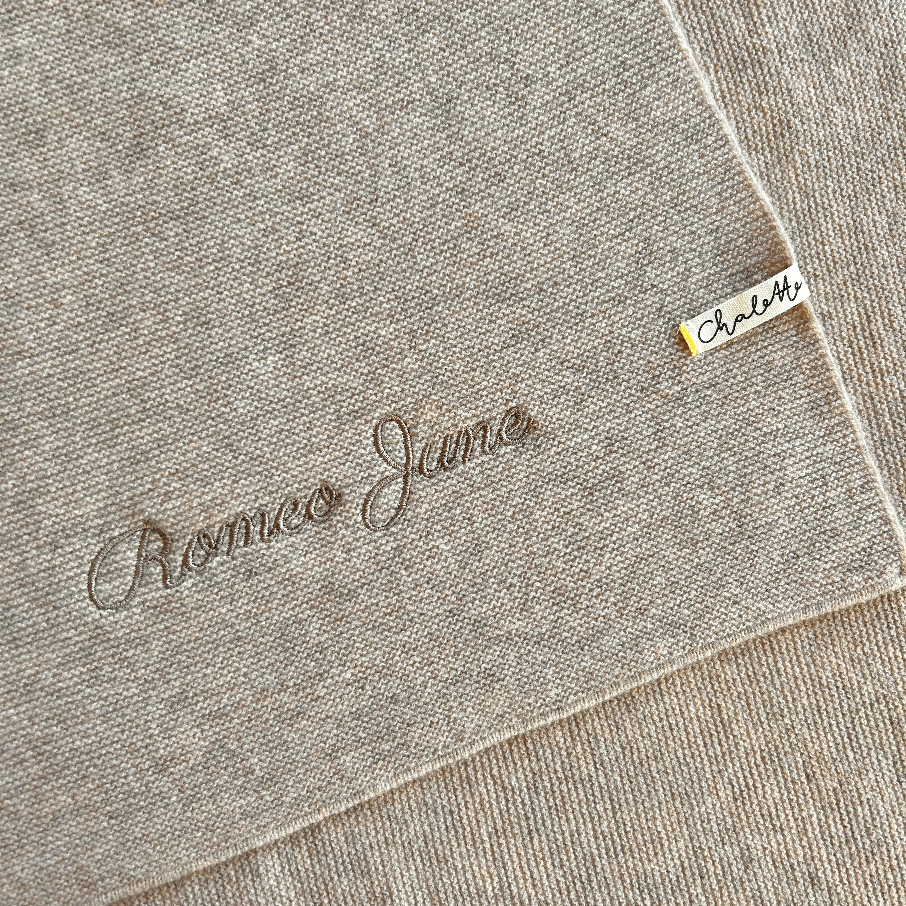 OUTLET | Superweiche Babydecke 'Sandmann' | beige | 105 x 105 cm | "Romeo June" & kleines Loch