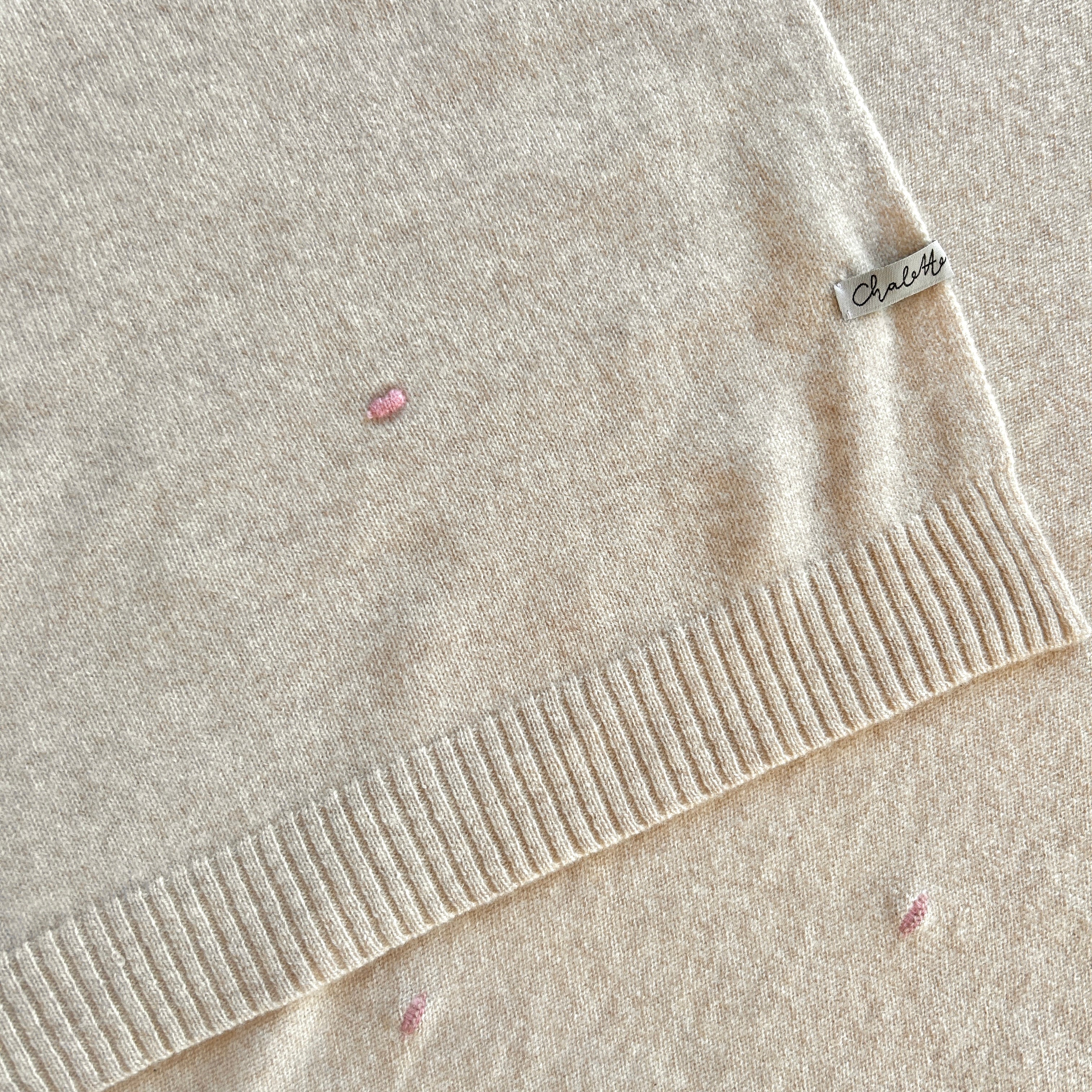 OUTLET | Babydecke 'Lollipop' | 100% Kaschmir | beige / rosa | 102 x 105 cm | Stickfehler
