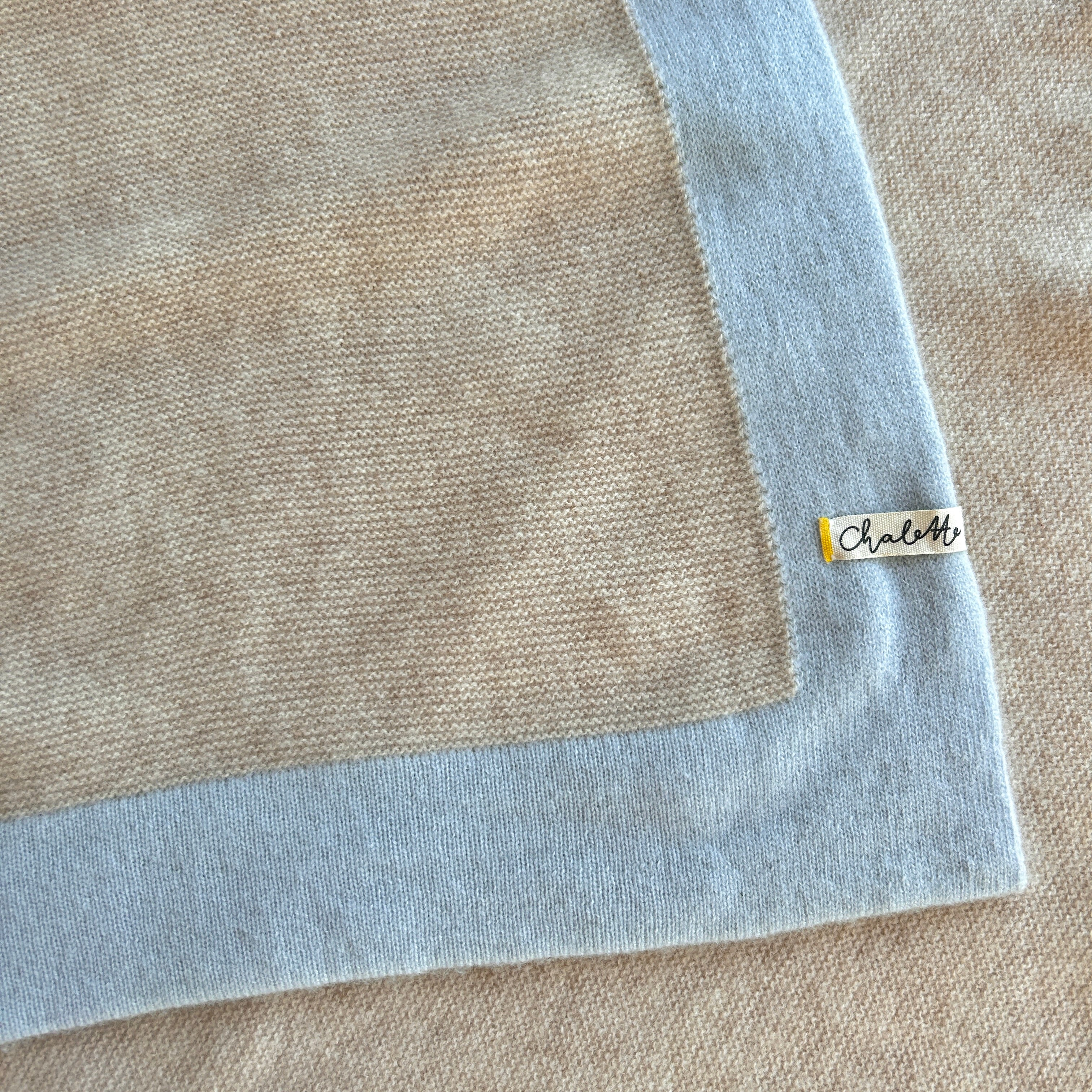 OUTLET | Babydecke 'Meeresrauschen' | hellbeige / hellblau | 105 x 105 cm | kleine Löcher