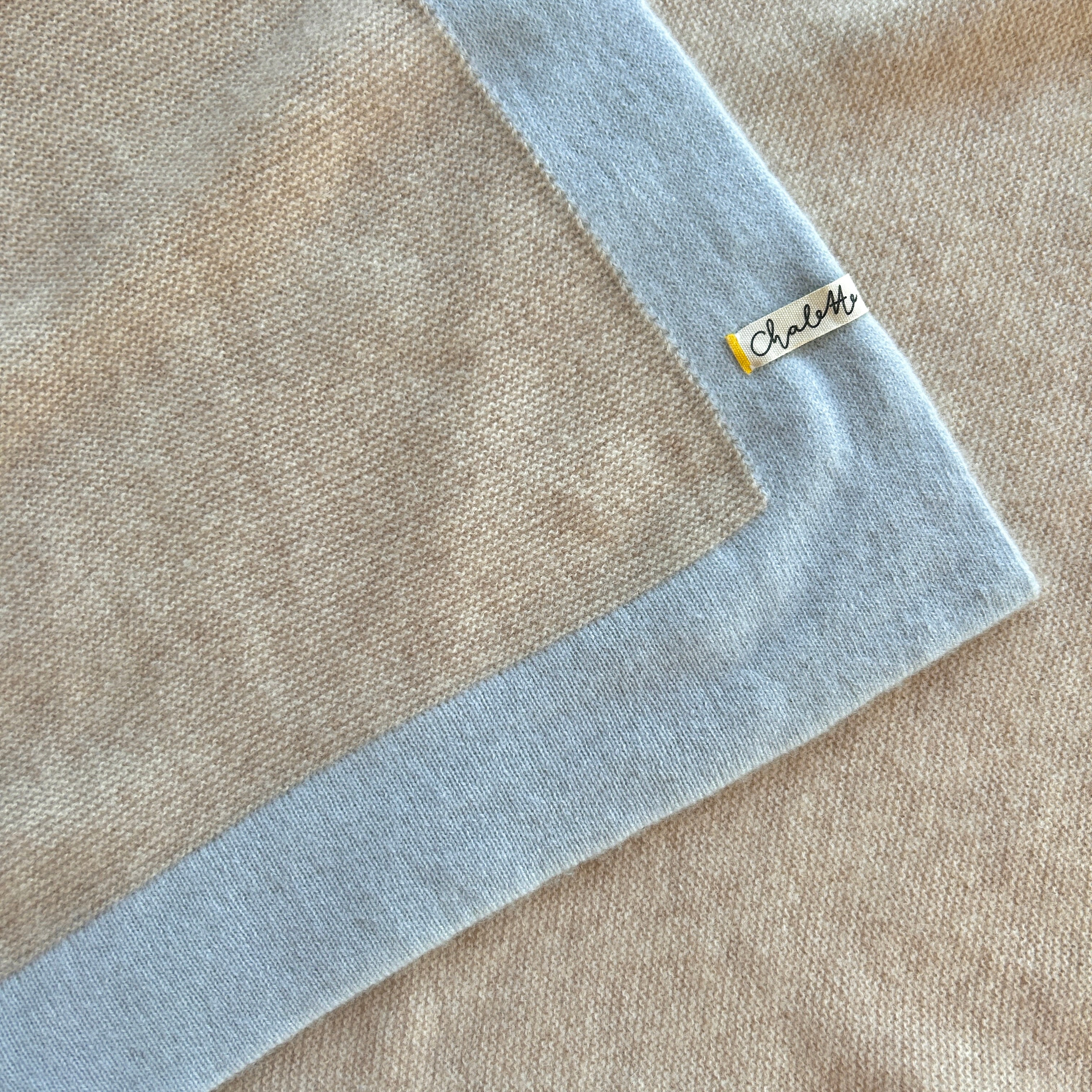 OUTLET | Babydecke 'Meeresrauschen' | hellbeige / hellblau | 105 x 105 cm | kleine Löcher
