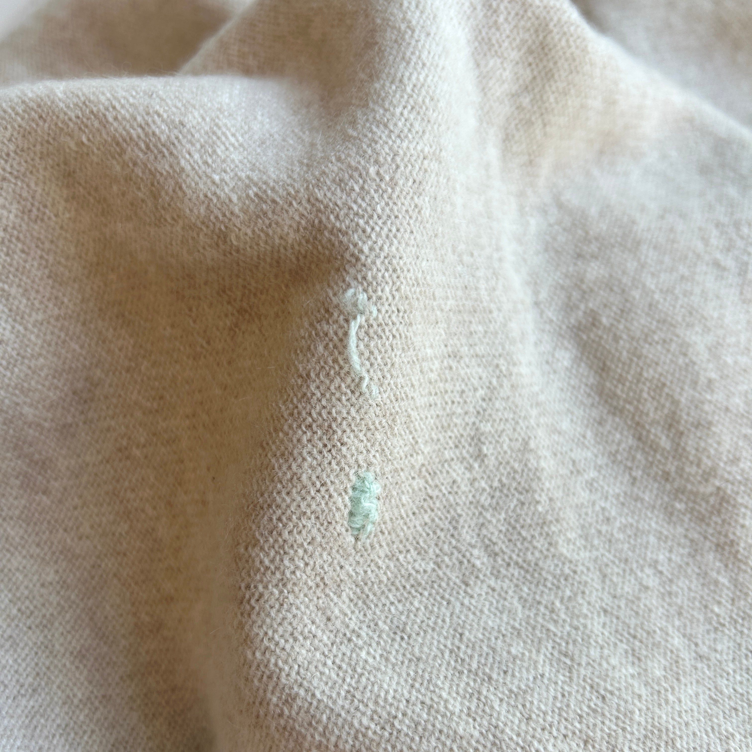 OUTLET | Babydecke 'Konfetti' | 100% Kaschmir | beige / mintgrün | 102 x 105 cm | kleine Strickfehler