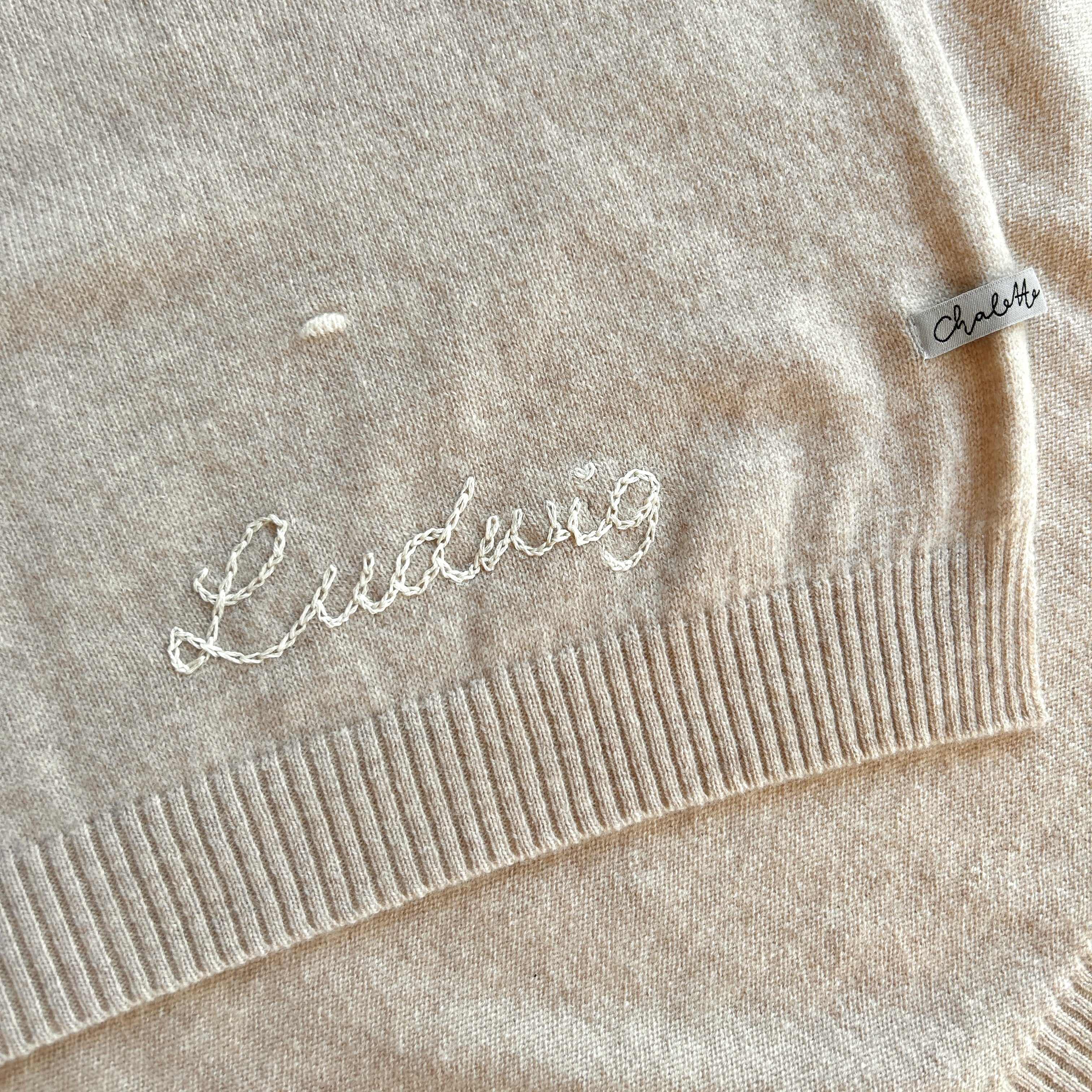 OUTLET | Babydecke 'Sternenstaub' | 100% Kaschmir | beige / off-white | 102 x 105 cm | "Ludwig" & kleines Loch