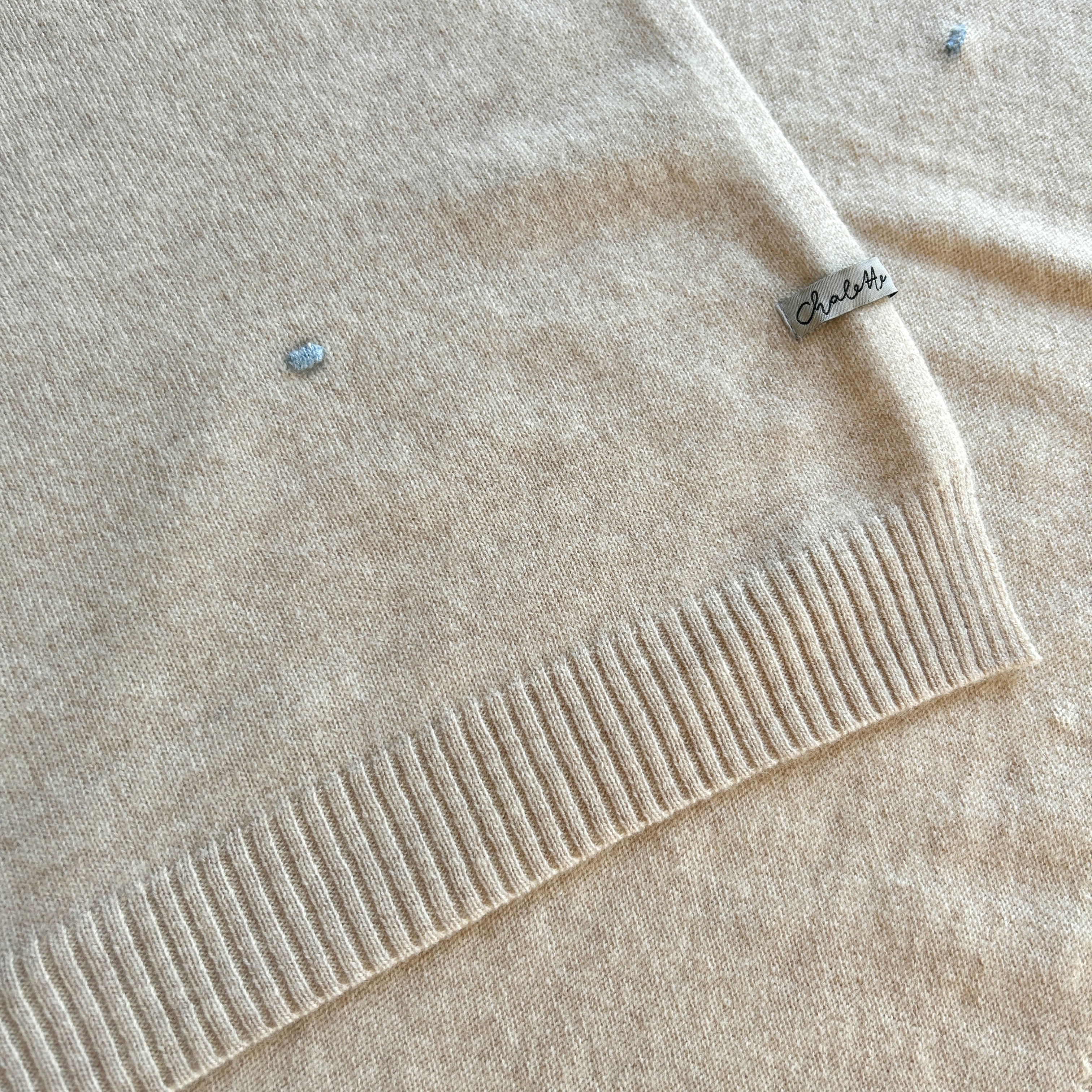 OUTLET | Babydecke 'Wolkensteiger' | 100% Kaschmir | beige / hellblau | 102 x 105 cm | Stickfehler