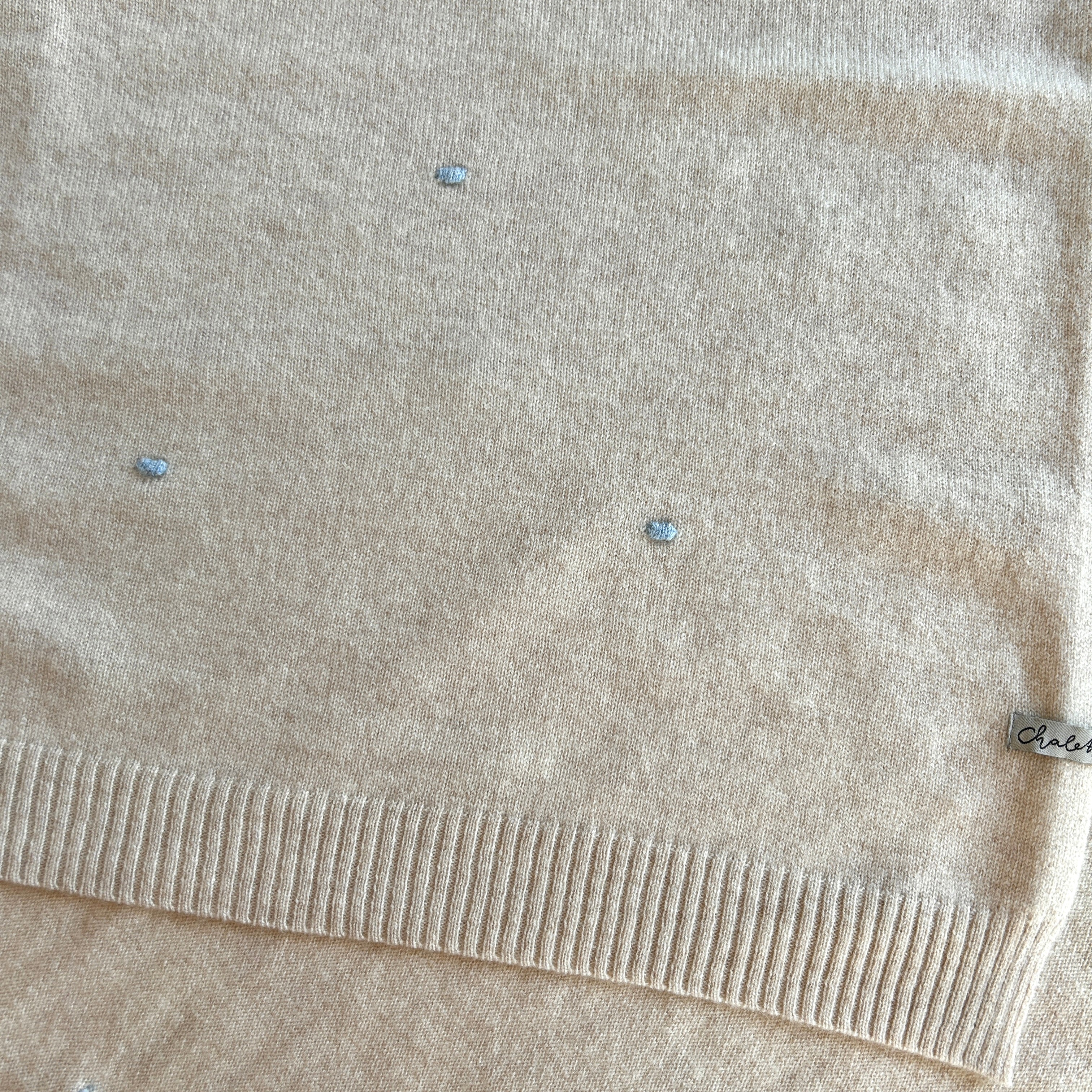 OUTLET | Babydecke 'Wolkensteiger' | 100% Kaschmir | beige / hellblau | 102 x 105 cm | Stickfehler