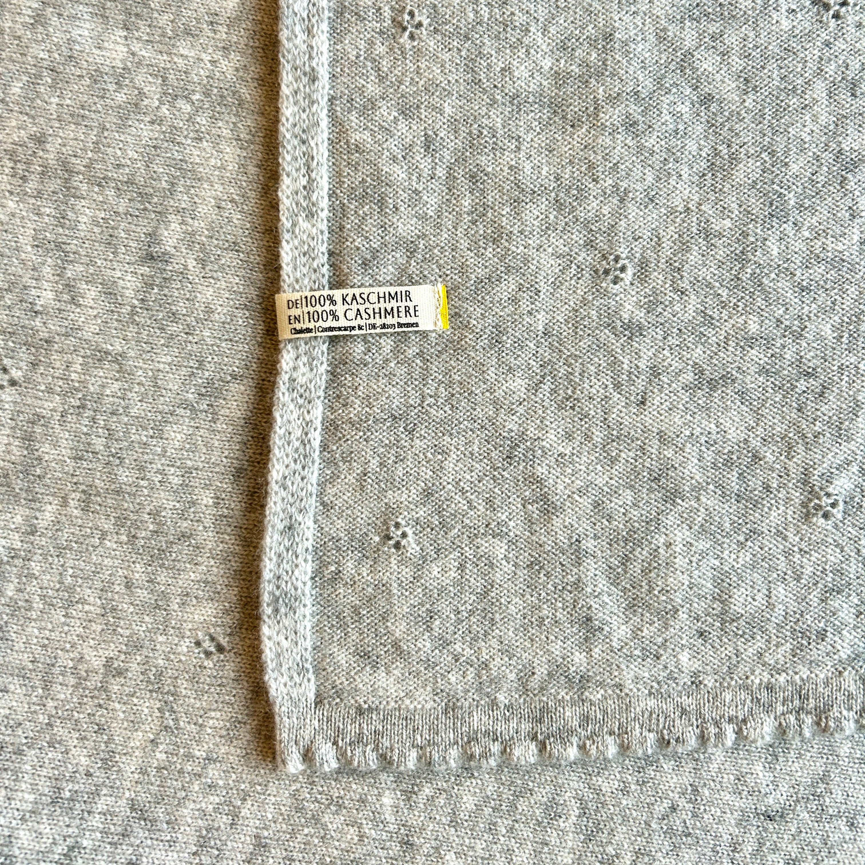 Chalette hellgrau Babydecke Mondschimmer Kaschmir