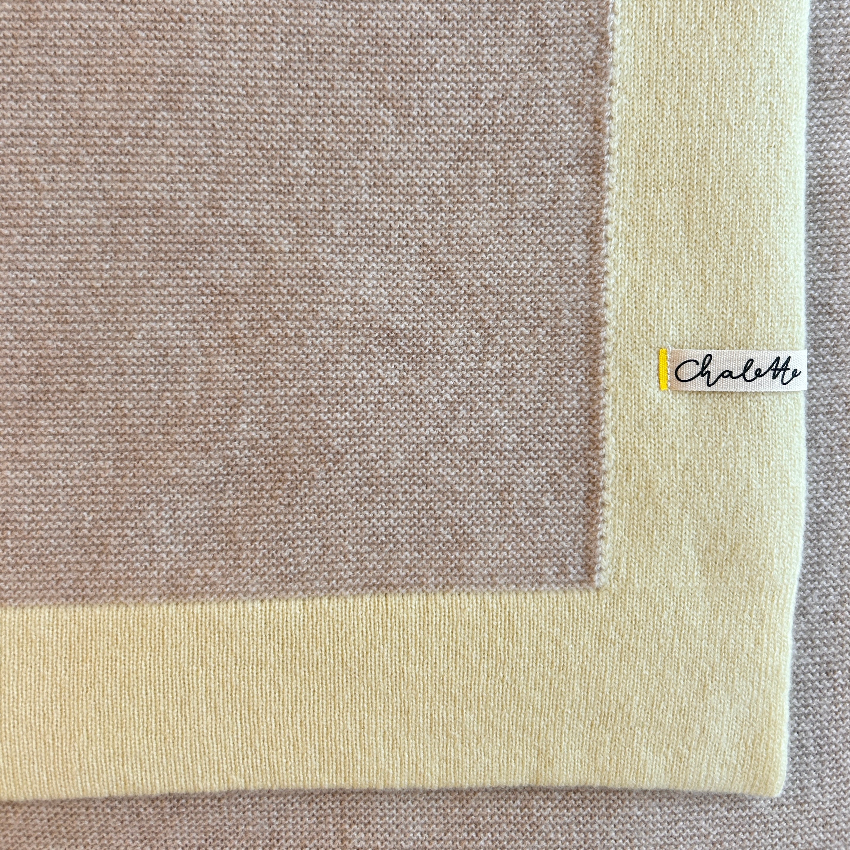 Babydecke 'Zitronenfalter' | 100% Kaschmir | hellbeige / buttergelb | 105 x 105 cm