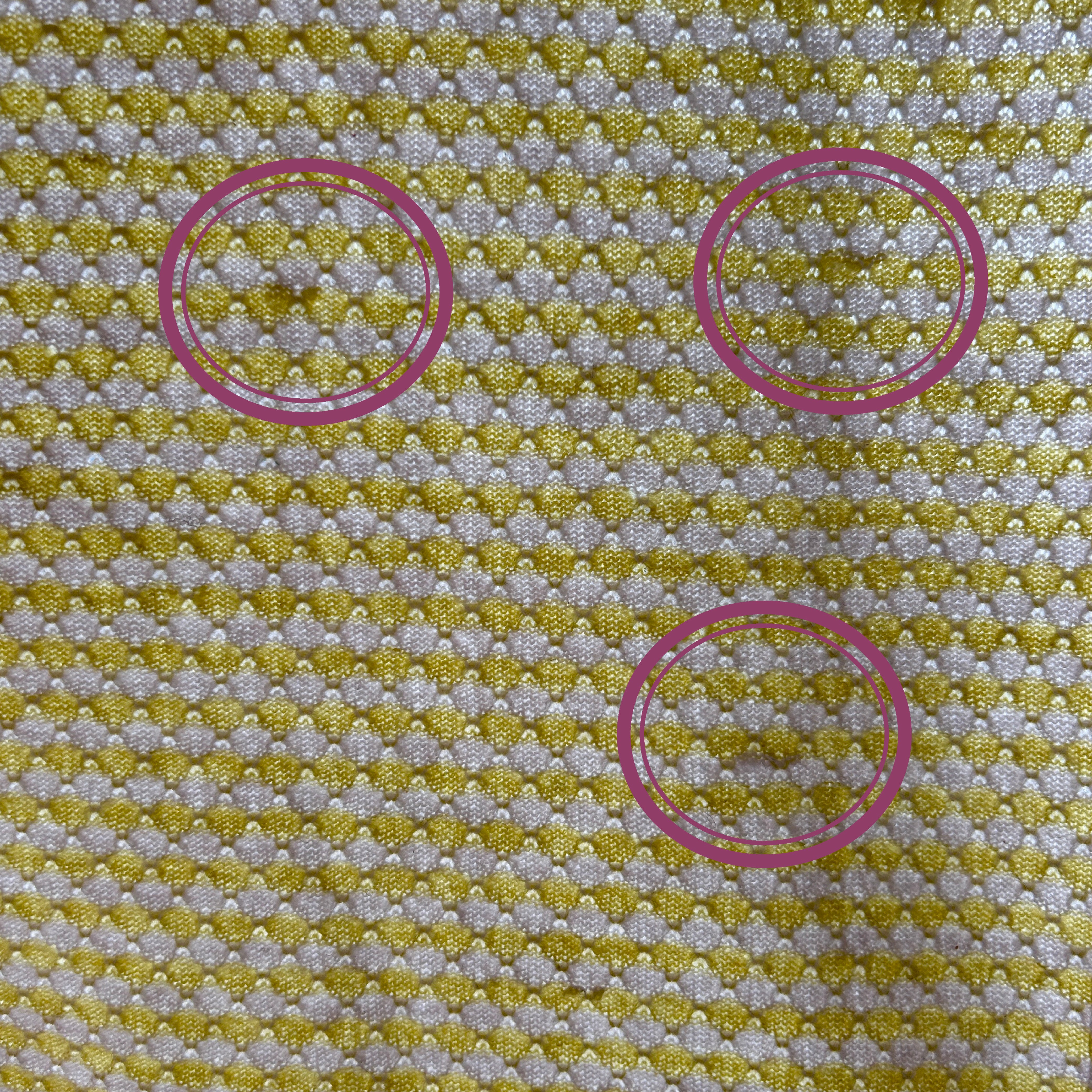OUTLET | Superweiche Babydecke 'Sonnenblume' | beige/zitronengelb | 102 x 105 cm | Strickfehler